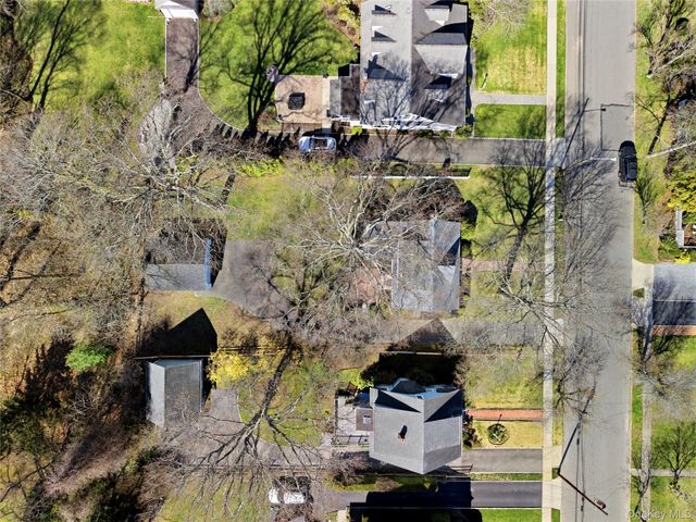 46 S Ireland Place, Amityville, NY 11701