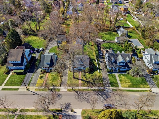 46 S Ireland Place, Amityville, NY 11701