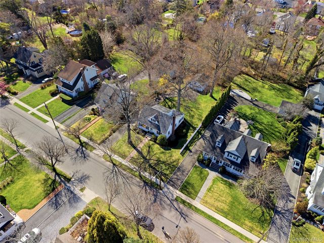46 S Ireland Place, Amityville, NY 11701