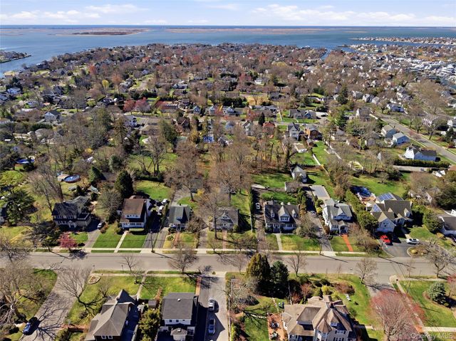 46 S Ireland Place, Amityville, NY 11701