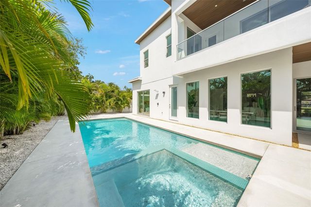 2532 FRUIT TREE DRIVE, Sarasota, FL 34239