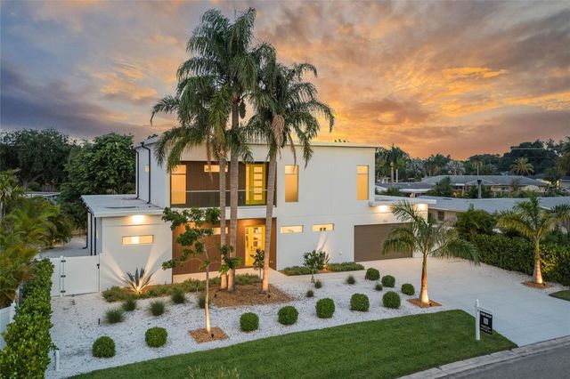 2532 FRUIT TREE DRIVE, Sarasota, FL 34239
