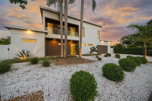 2532 FRUIT TREE DRIVE, Sarasota, FL 34239
