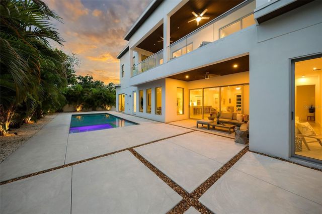 2532 FRUIT TREE DRIVE, Sarasota, FL 34239