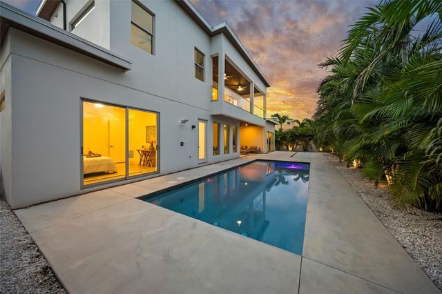 2532 FRUIT TREE DRIVE, Sarasota, FL 34239