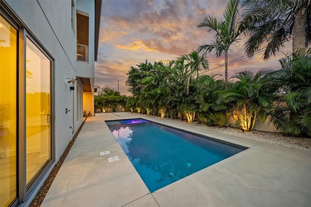 2532 FRUIT TREE DRIVE, Sarasota, FL 34239