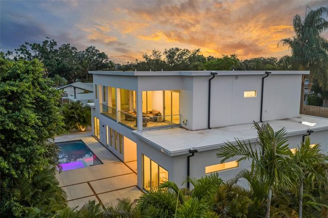2532 FRUIT TREE DRIVE, Sarasota, FL 34239