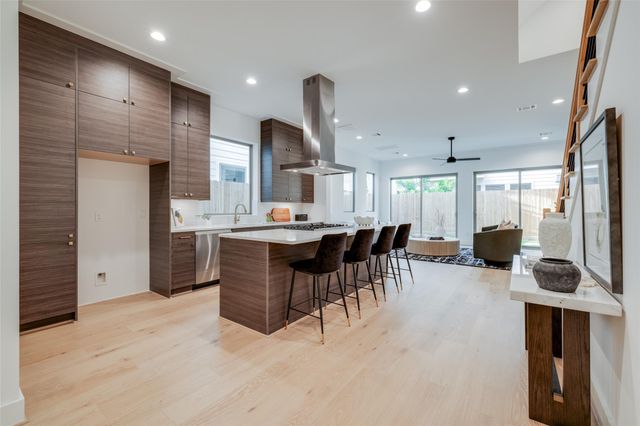 1312 Castle Court A, Houston, TX 77006