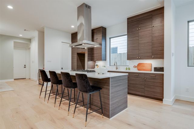 1312 Castle Court A, Houston, TX 77006