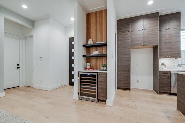 1312 Castle Court A, Houston, TX 77006