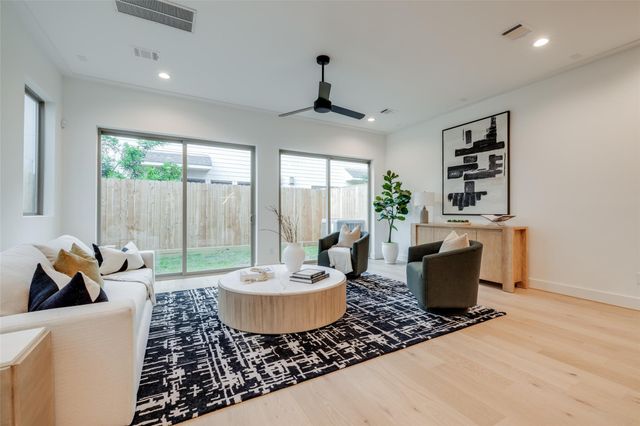 1312 Castle Court A, Houston, TX 77006