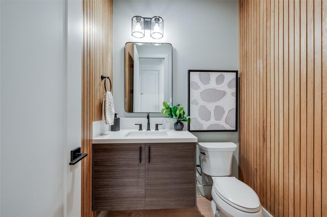 1312 Castle Court A, Houston, TX 77006