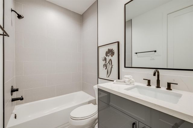 1312 Castle Court A, Houston, TX 77006