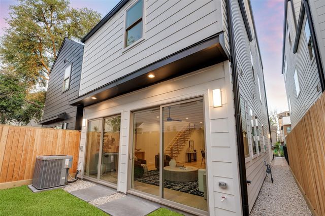 1312 Castle Court A, Houston, TX 77006