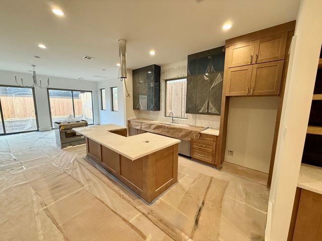 1312 Castle Court A, Houston, TX 77006