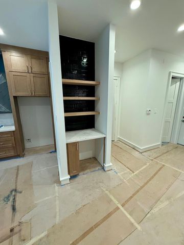 1312 Castle Court A, Houston, TX 77006