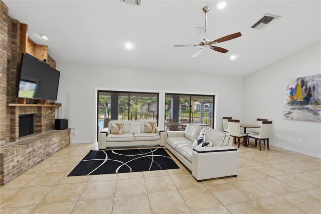 16 ESCONDIDO CIRCLE 223, Altamonte Springs, FL 32701