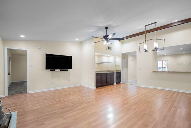 16 ESCONDIDO CIRCLE 223, Altamonte Springs, FL 32701