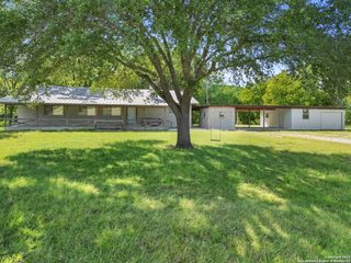 710 Chipman Lane, Bandera, TX 78003