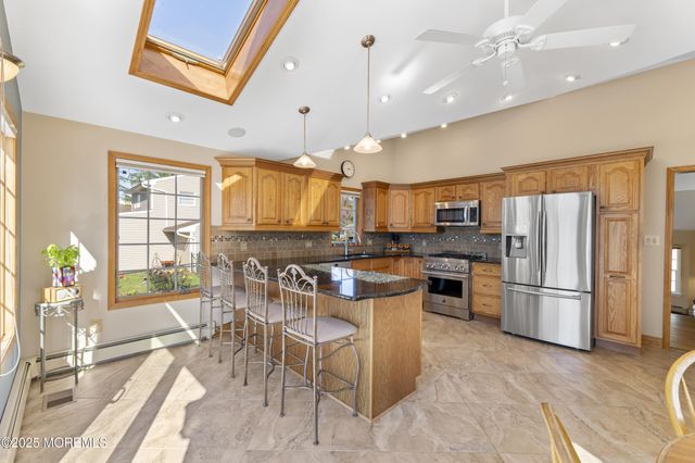 21 Shoshone Street, Old Bridge, NJ 08857