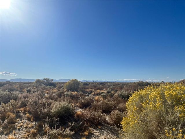 110 E Avenue L4, Lancaster, CA 93535