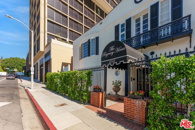 1014 N Doheny Drive, West Hollywood, CA 90069