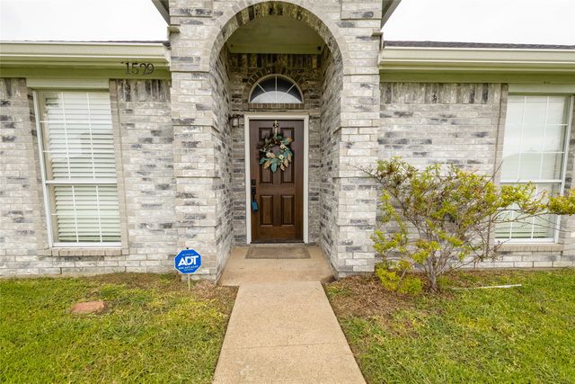 1529 Allen Drive, Mesquite, TX 75149
