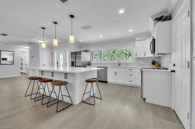 5318 Congo CT, Cape Coral, FL 33904