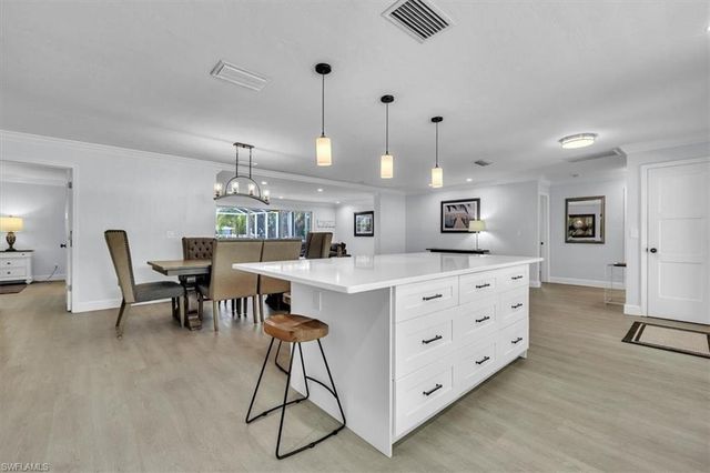 5318 Congo CT, Cape Coral, FL 33904