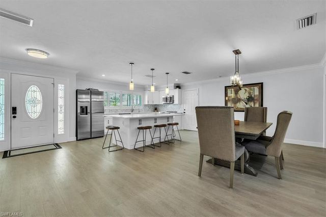 5318 Congo CT, Cape Coral, FL 33904