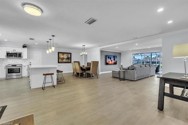 5318 Congo CT, Cape Coral, FL 33904