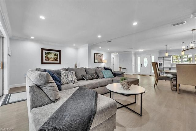 5318 Congo CT, Cape Coral, FL 33904