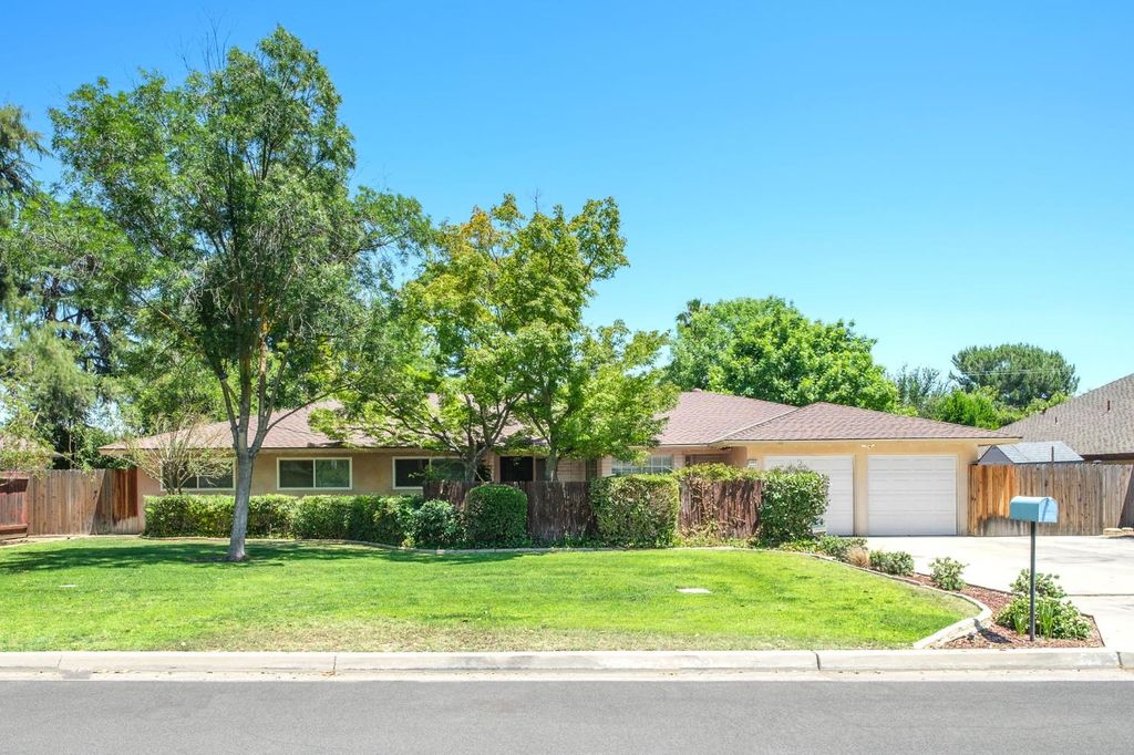 Image 1 of property listing at 5492 N Ferger, Fresno, CA 93704
