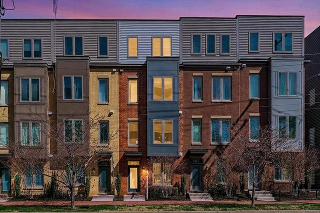 1910 CHAPMAN AVE, Rockville, MD 20852