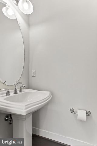 1910 CHAPMAN AVE, Rockville, MD 20852