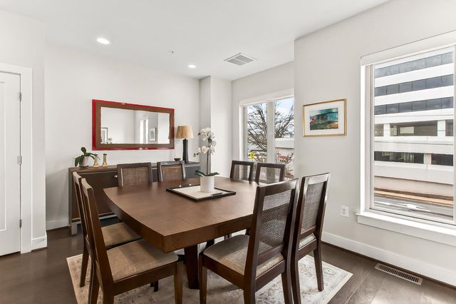 1910 CHAPMAN AVE, Rockville, MD 20852