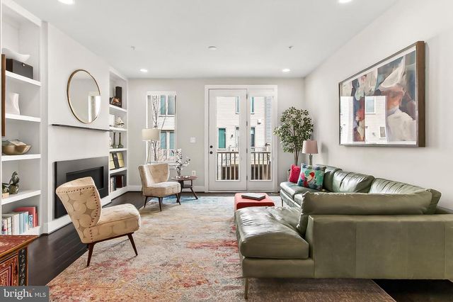 1910 CHAPMAN AVE, Rockville, MD 20852