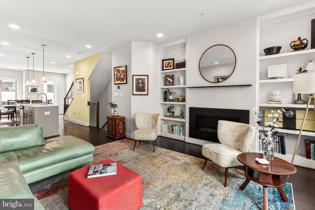 1910 CHAPMAN AVE, Rockville, MD 20852