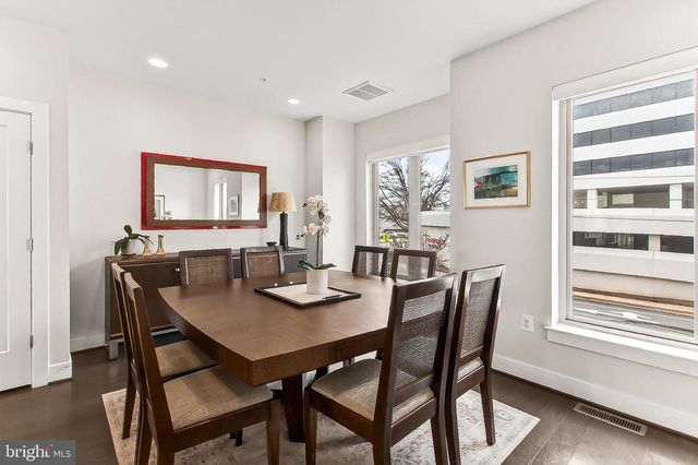 1910 CHAPMAN AVE, Rockville, MD 20852