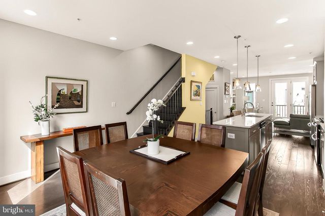 1910 CHAPMAN AVE, Rockville, MD 20852