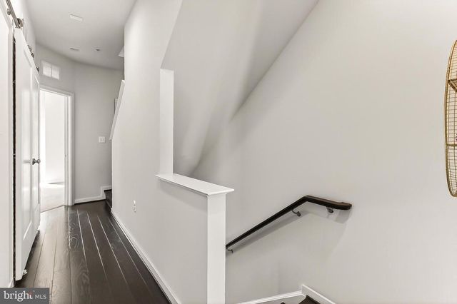 1910 CHAPMAN AVE, Rockville, MD 20852