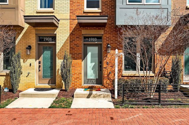 1910 CHAPMAN AVE, Rockville, MD 20852