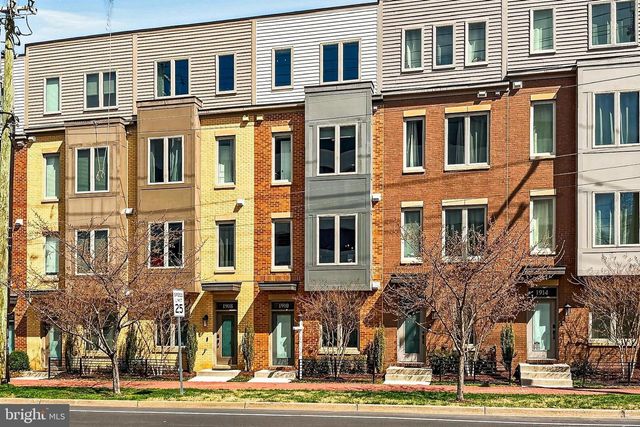 1910 CHAPMAN AVE, Rockville, MD 20852