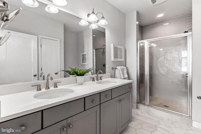 1910 CHAPMAN AVE, Rockville, MD 20852