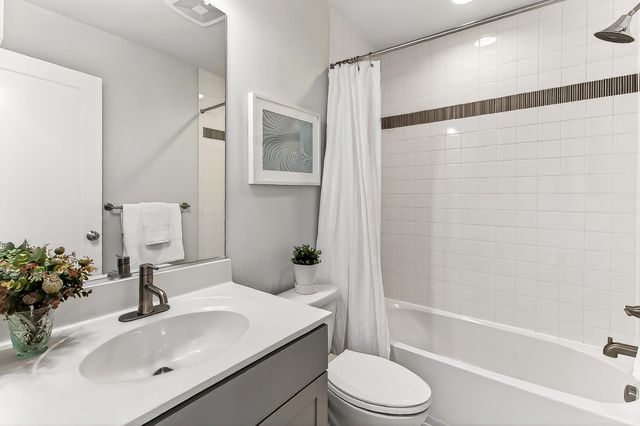 1910 CHAPMAN AVE, Rockville, MD 20852