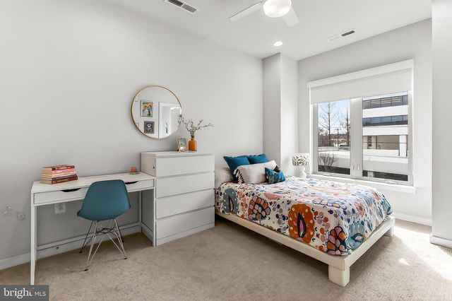 1910 CHAPMAN AVE, Rockville, MD 20852