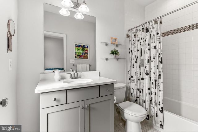 1910 CHAPMAN AVE, Rockville, MD 20852