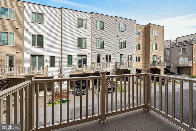 1910 CHAPMAN AVE, Rockville, MD 20852