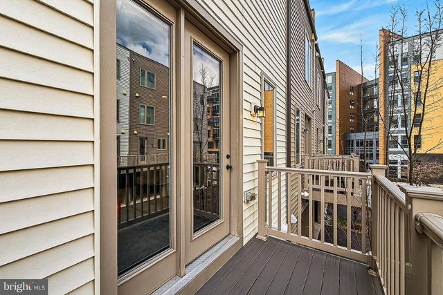 1910 CHAPMAN AVE, Rockville, MD 20852