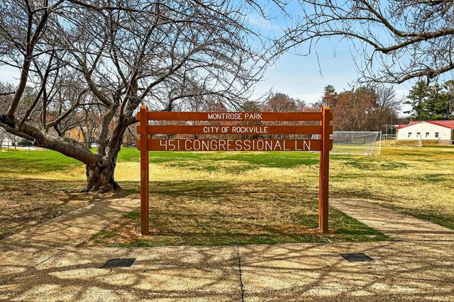 1910 CHAPMAN AVE, Rockville, MD 20852